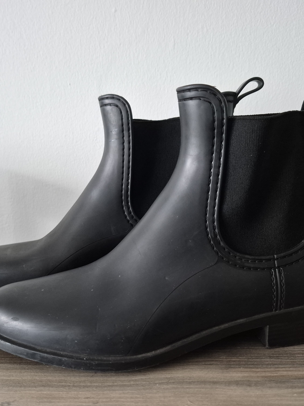 Lemon Jelly Black Chelsea Rain Booties